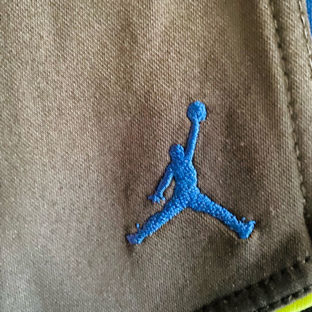 NIKE BOYS BLK Thermal Fit XL Bottoms Jordan logo like new condition